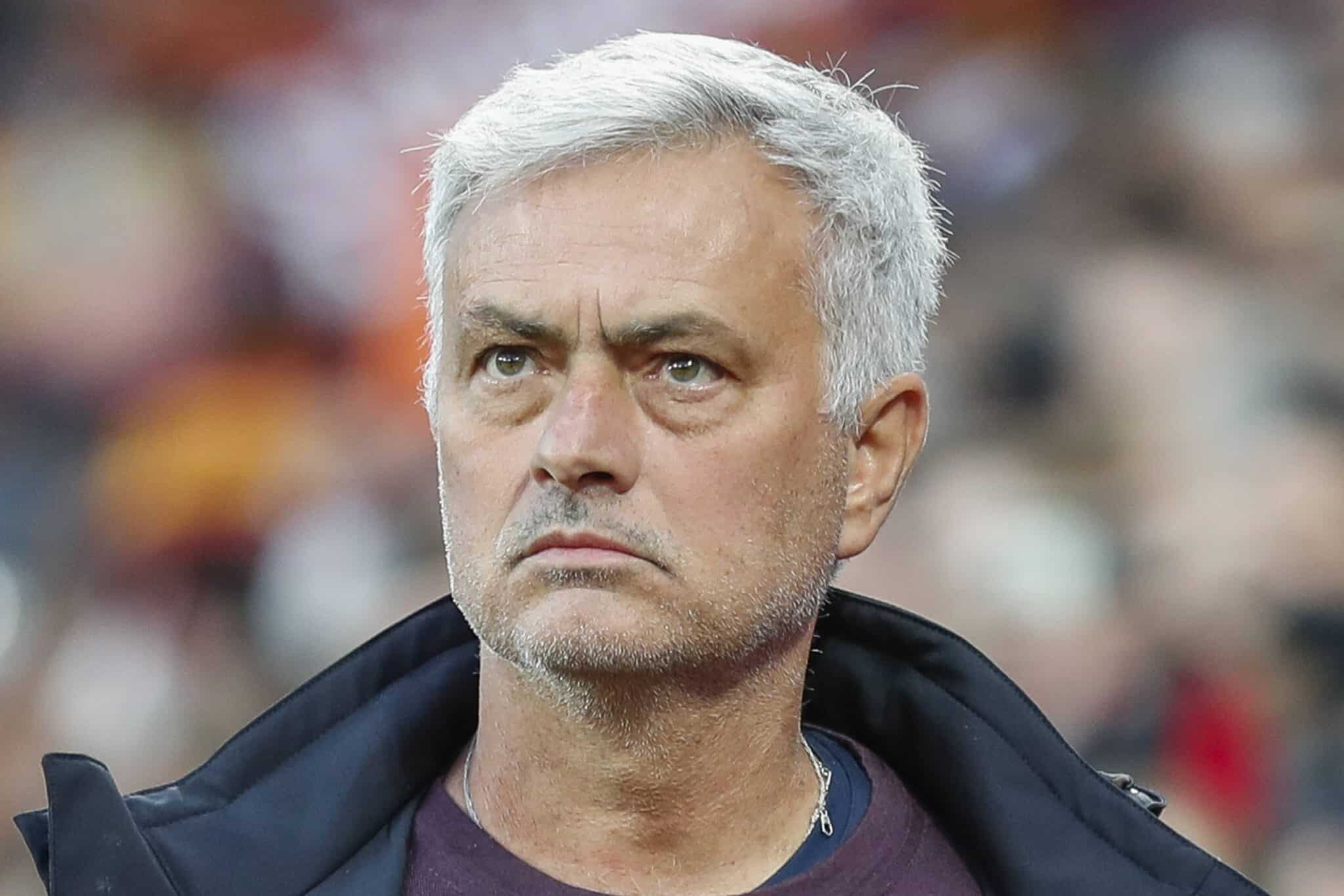 Jose Mourinho näki punaista Manchester Unitedin vieraillessa Istanbulissa