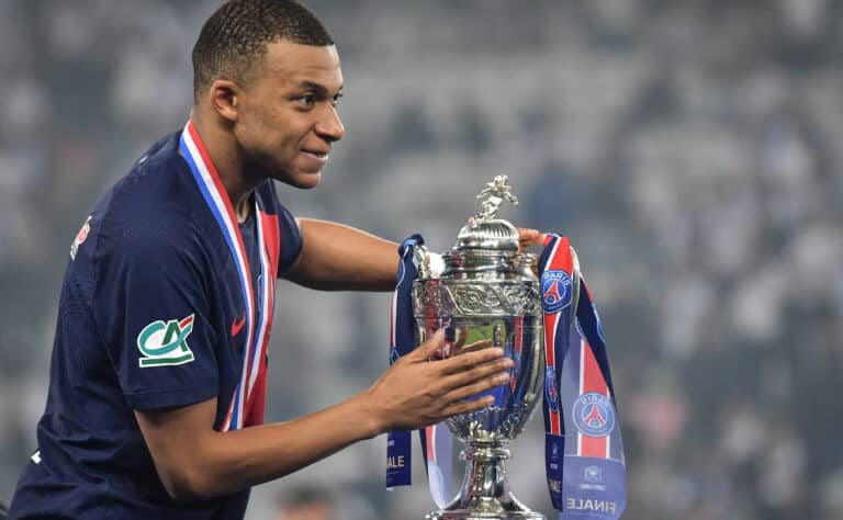 Kylian Mbappe ostaa futisseuran