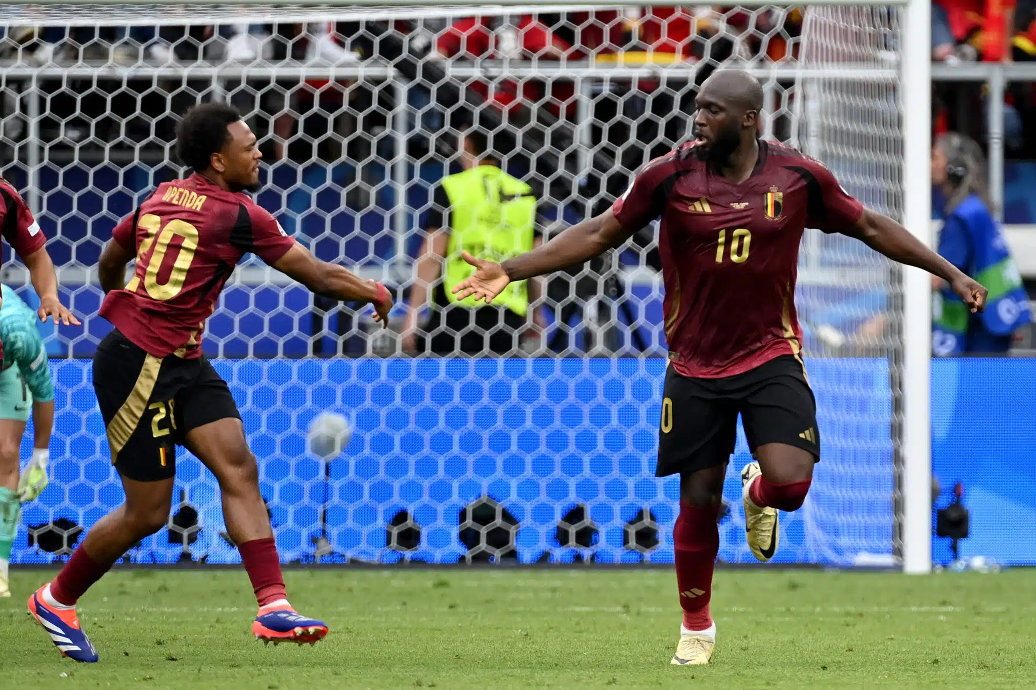 VAR vei Belgialta 2 maalia – Hyökkääjälegenda: ”Ihan p*ska tuomio!”