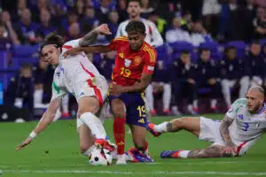 Maajoukkuepuolustaja paljasti kaiken – nämä sanat kertovat, miten kohtalonottelu voi kääntyä