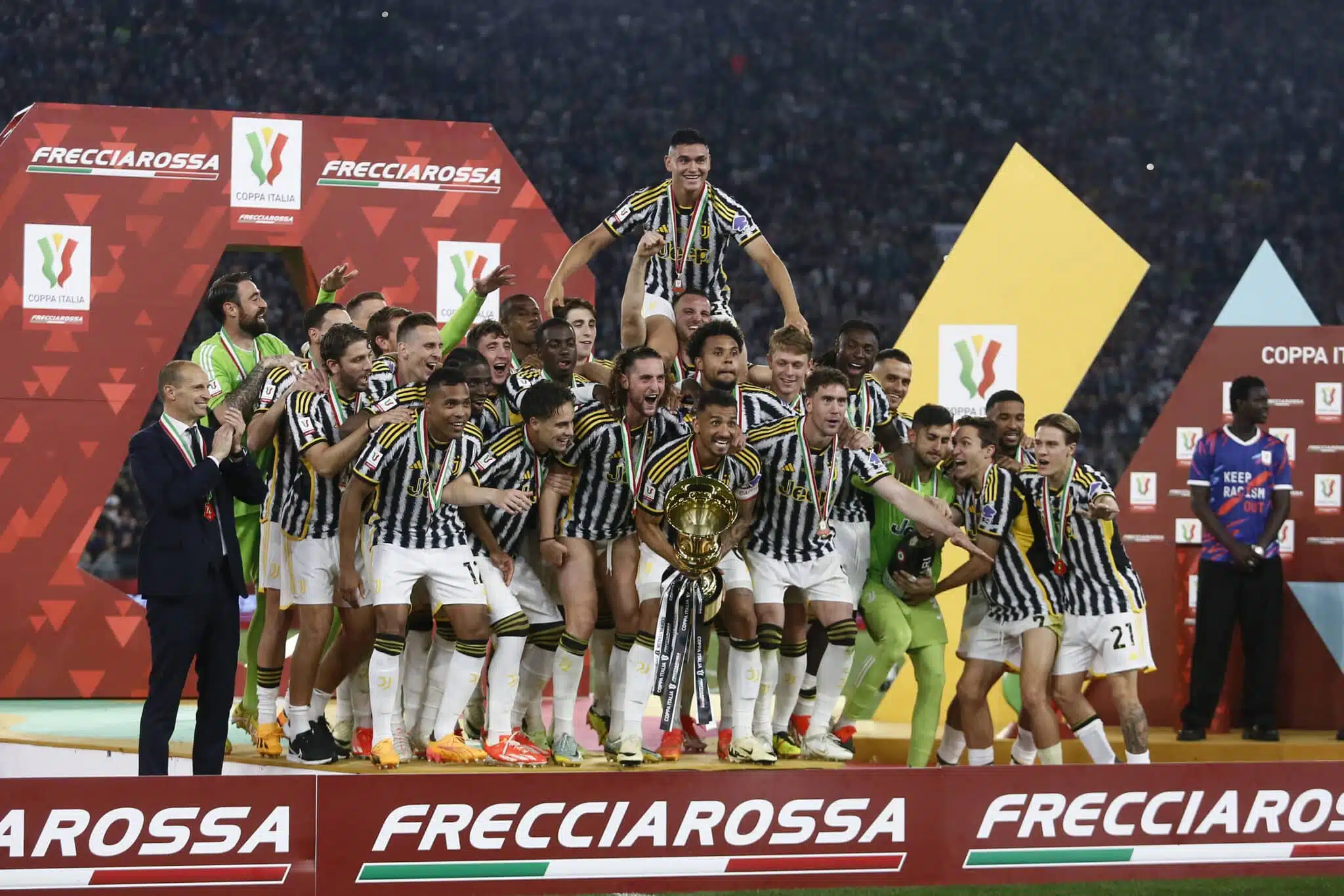 Newcastle-tähti vilkuilee kotia kohti – Juventuksessa ovet auki