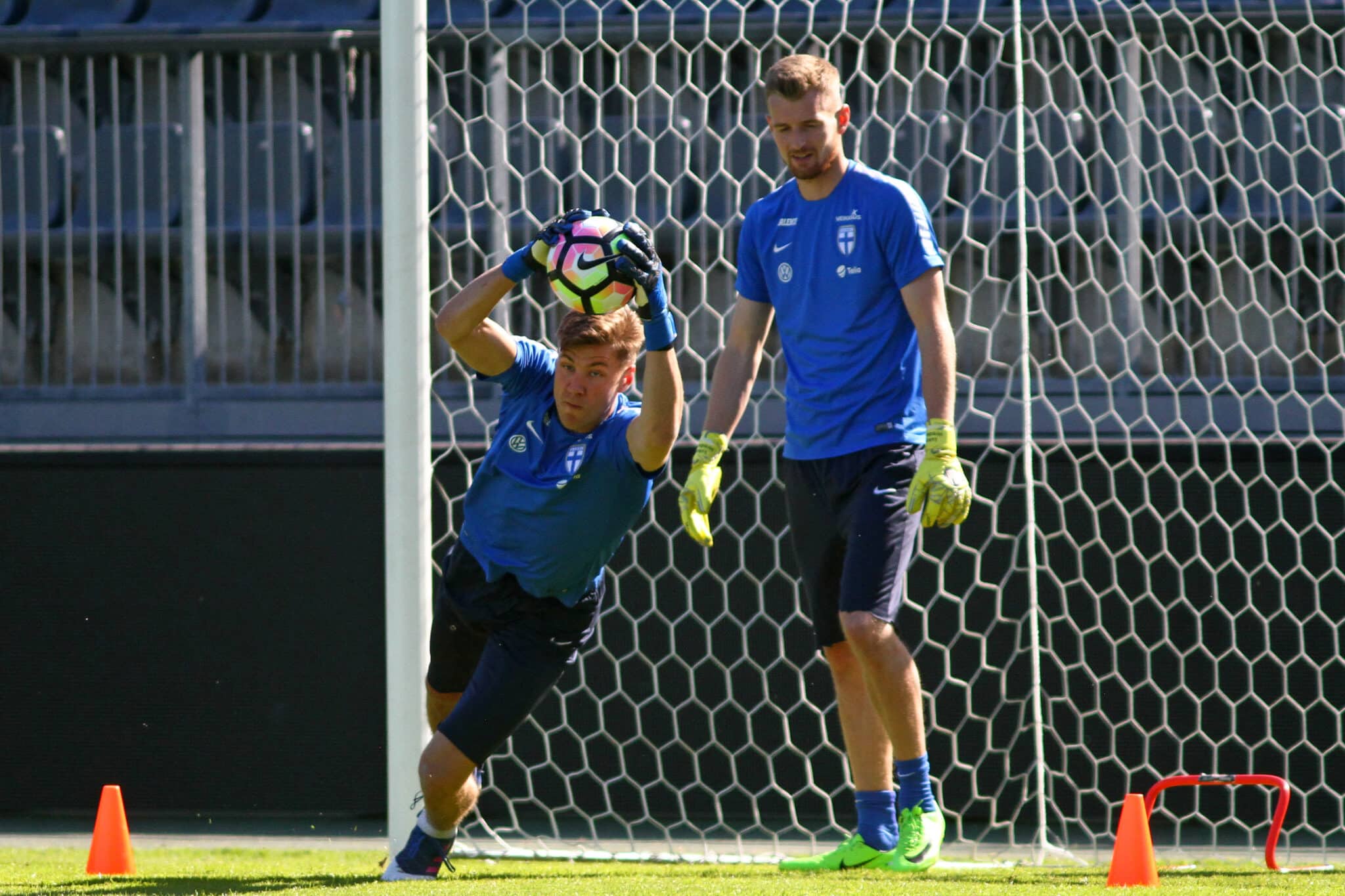 Jesse Joronen ja Lukas Hradecky