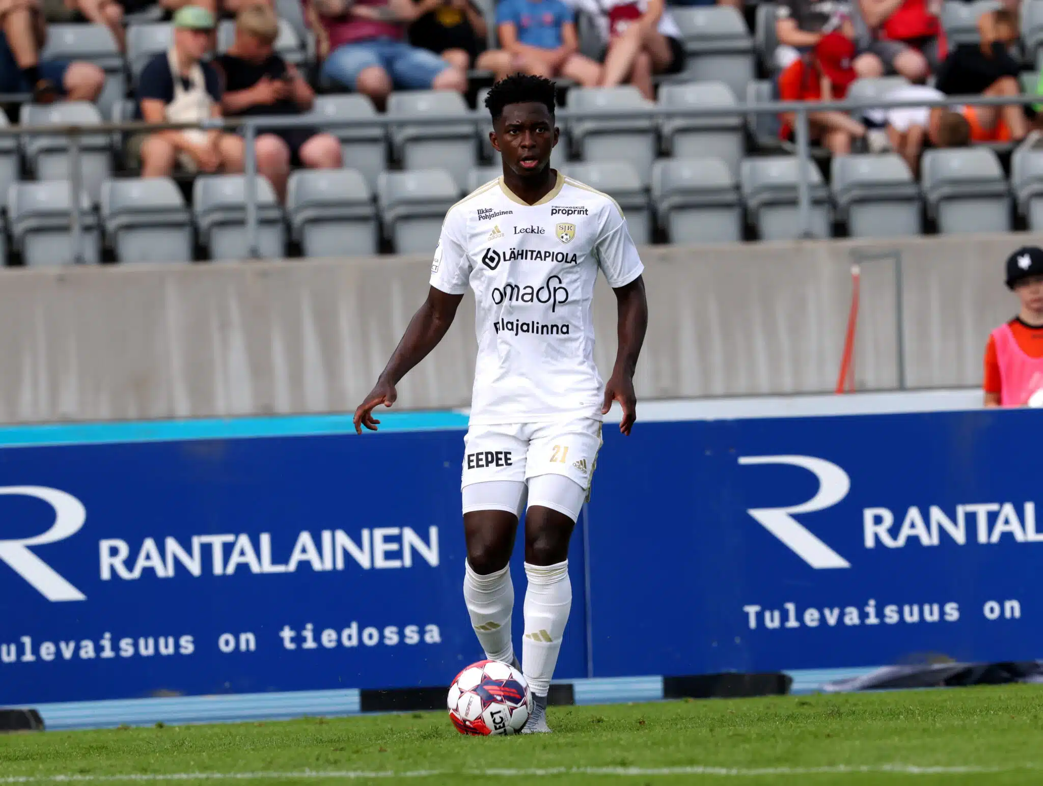 Sopimus purettiin – Kingsley Ofori jatkaa matkaansa