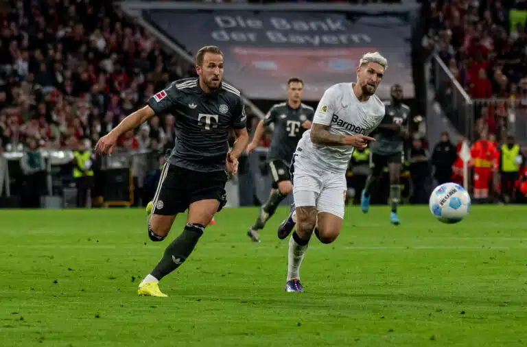 Harry Kane hurjassa vedossa – Bayern München karkaamassa