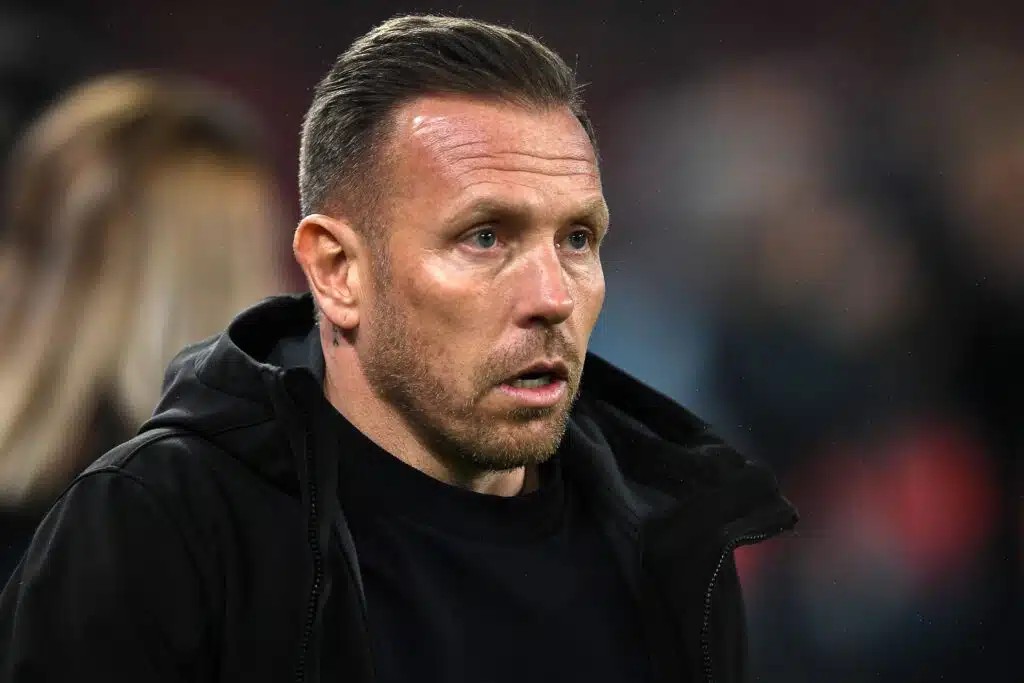 Englannin ja Walesin kohtaamisessa kahden rintaman taistelu