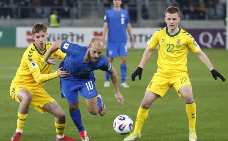 Huuhkajat kompuroi Liettuassa – kahden maalin johto vaihtui pettymykseen