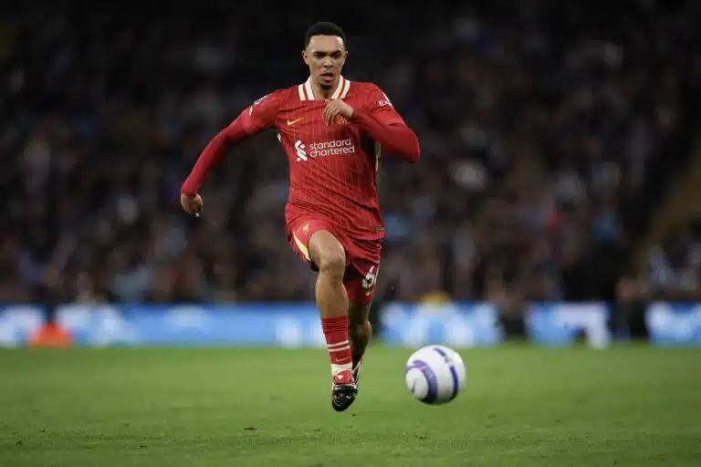 Nyt lipsahti – Liverpool-tähti otti kantaa Alexander-Arnoldin jatkoon