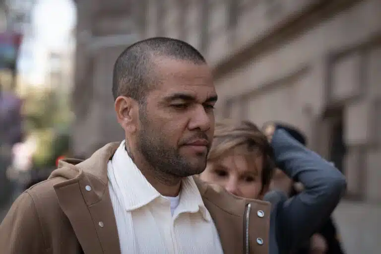 Dani Alves palasi julkisuuteen – saarnasi nuorille Gironassa