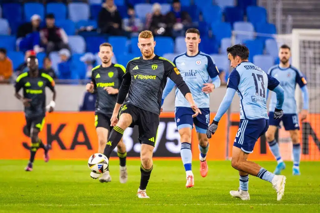 Haastattelu: Hradeckyn veljessarjan nuorin tuskailee isiensä mailla – ”Ei minun tyylistäni jalkapalloa”