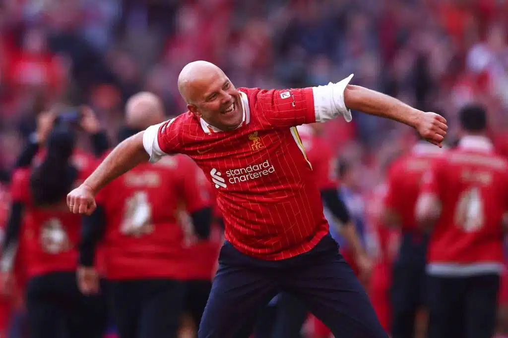 Kesällä roihahtaa – Arne Slotille kaikkien aikojen siirtokassa