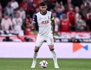 Punaiset kortit eivät paina – Tottenhamin kapteeni on koskematon