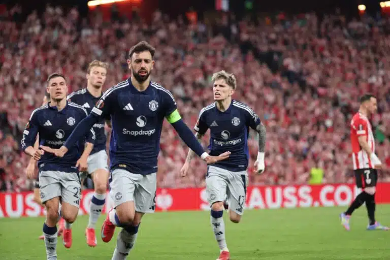 Bruno Fernandes vastasi huutoon – kentän laidalta kuului painavia sanoja