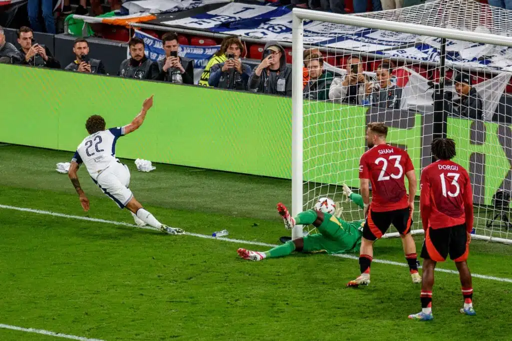 Tottenham niskan päällä – siirtokohde Man Unitedin nenän edestä?