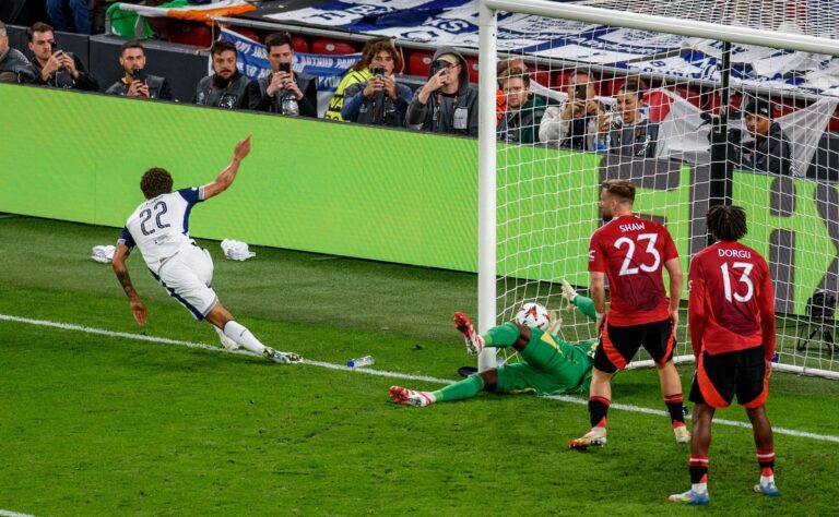 Tottenham niskan päällä – siirtokohde Man Unitedin nenän edestä?