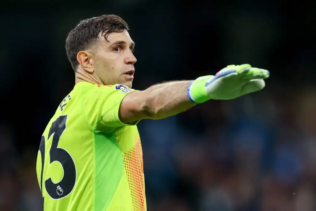 ManU löi ovet säppiin – tähtivahti tekee paluun häntä koipien välissä