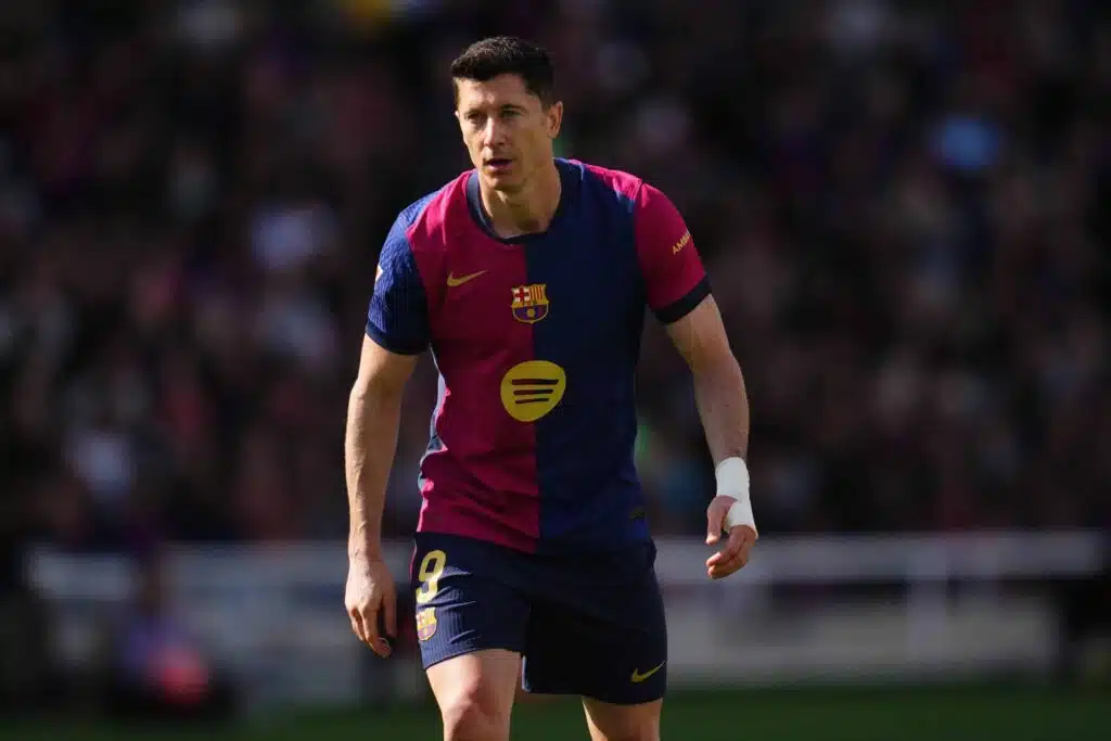 Lewandowskin FC Barcelona -ura lähestyy loppua – jättiseura nostaa päätään