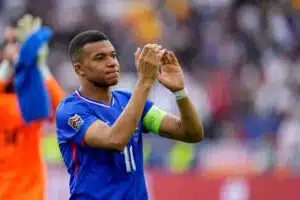 Kylian Mbappé nosti esiin kaksi nimeä – sanat kertovat paljon Ranskan pukukopista