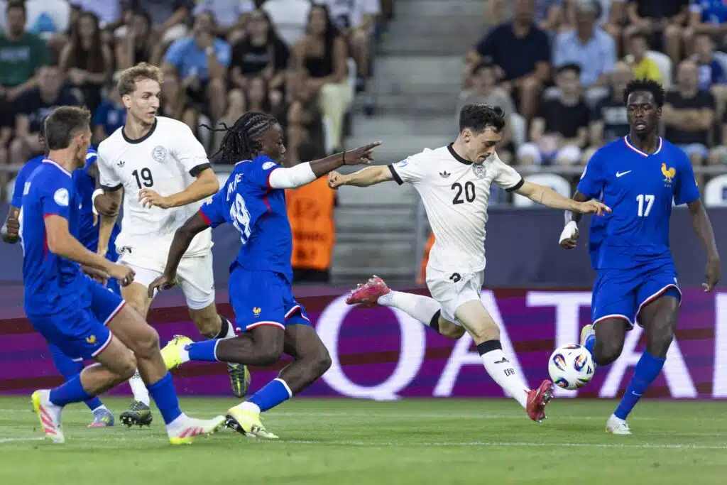 Saksa jyräsi EM-finaaliin – Ranska jäi täysin telineisiin