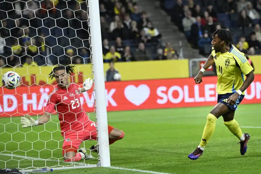 Newcastle iski Valioliigan ruotsalaistähteen – nyt lyötiin kovia summia