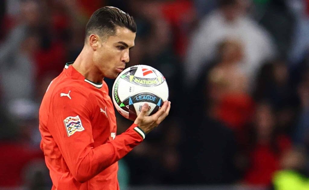 Cristiano Ronaldolta yllätyslahja Trumpille – puhutteleva viesti