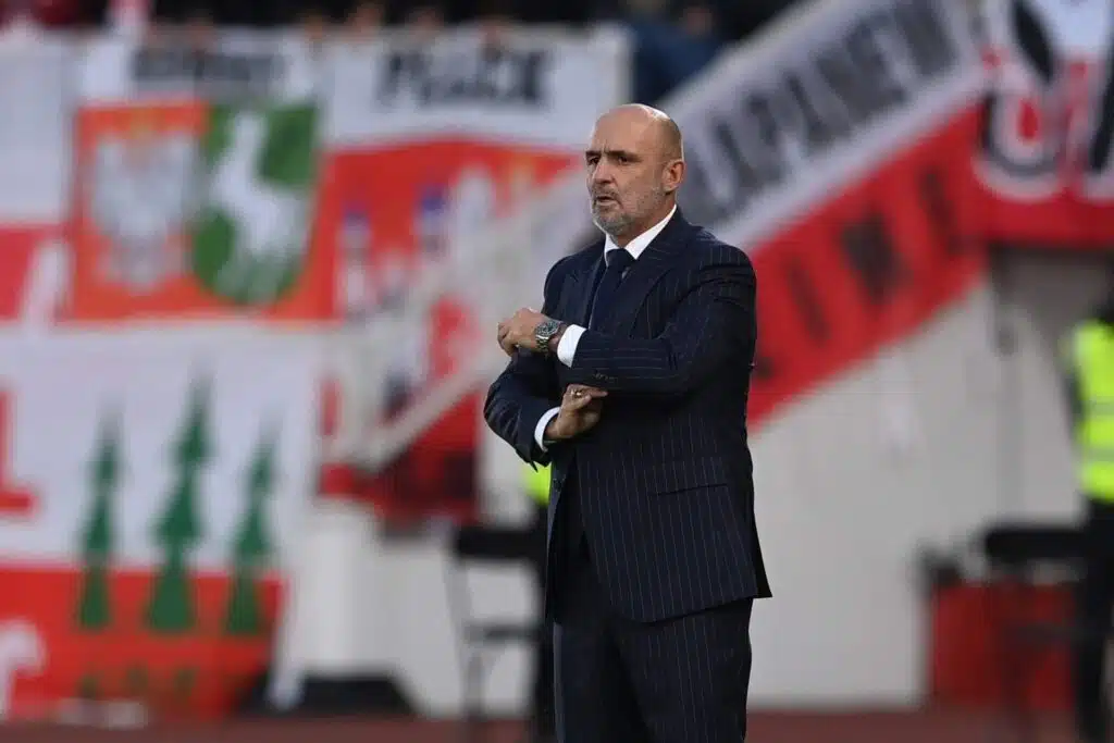 Sieltä se tuli – Huuhkajille taipunut Puolan valmentaja eroaa