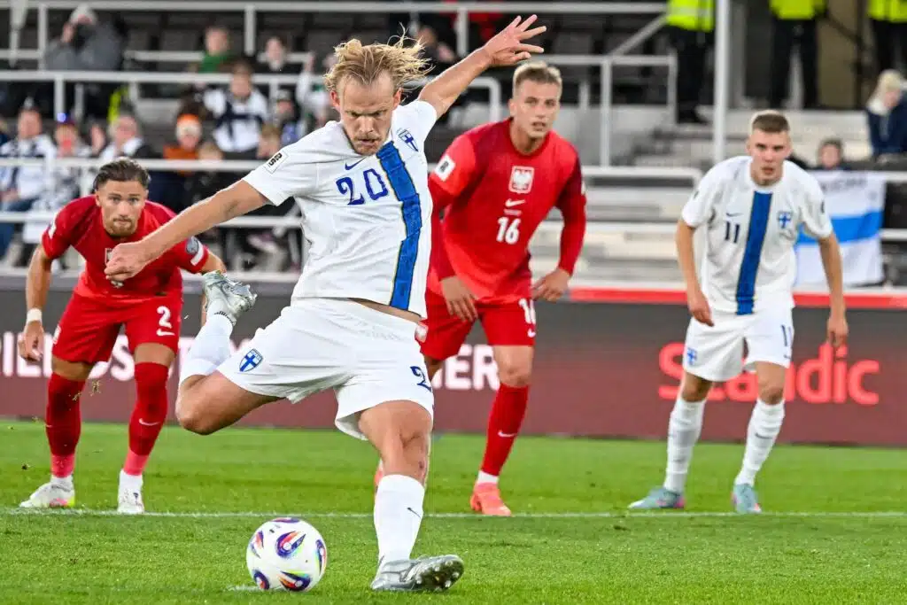 Olympiastadionilla dramaattinen ilta – voitto ja taistelu jostain suuremmasta