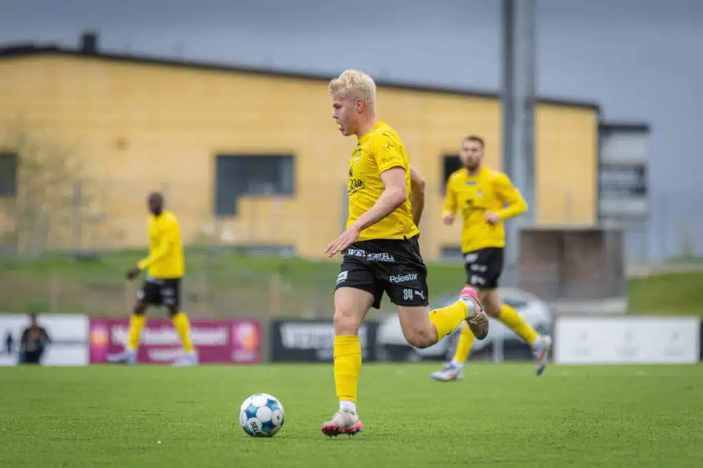 Näkökulma: Ensimmäinen laukaus taivaan tuuliin – KuPS:illa on vielä kaksi patruunaa miljoonapottiin