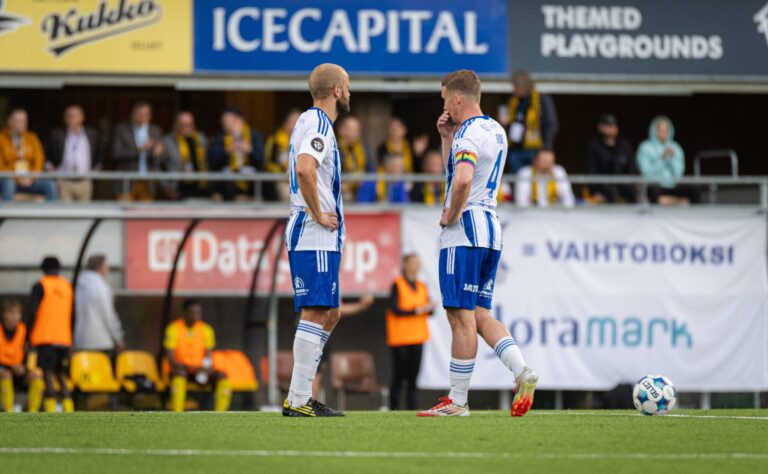 Näkökulma: Häpeällinen ilta suomalaisessa jalkapallossa