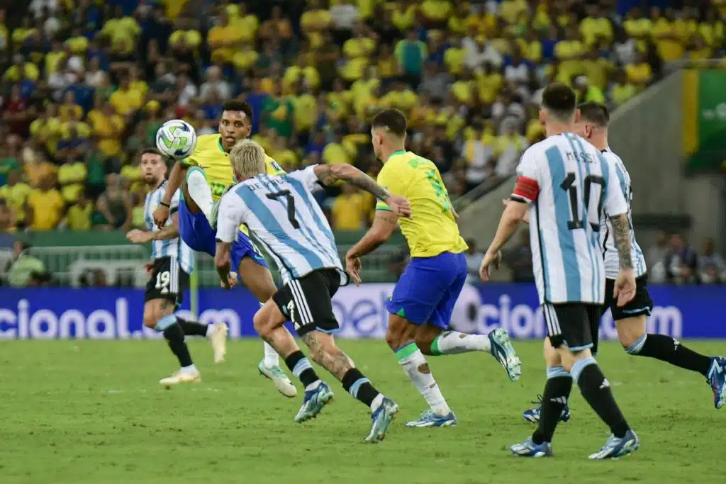 Lionel Messin joukkue liikkeellä – maajoukkuetähden kohtalo sumussa