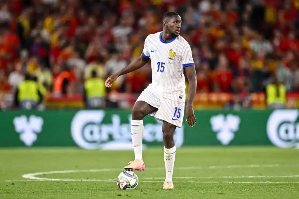 Tähtipuolustaja avasi kiperää tilannettaan: ”Emme voi kertoa kaikkea”