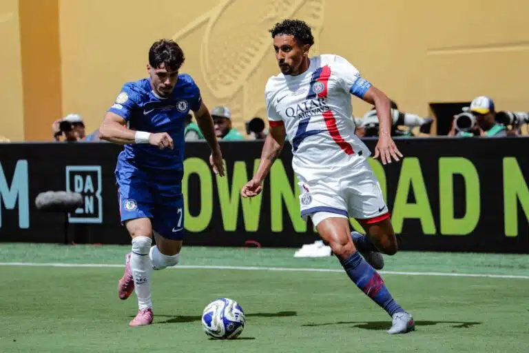 Raju vertaus Valioliiga-legendaan – Chelsea-pelaaja ManU-ikonin hampaissa