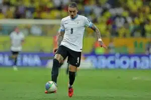 Saudi-siirto kääntyi farssiksi – Valioliigan jättiläiset valmiina iskemään hyllytettyyn tähtihyökkääjään