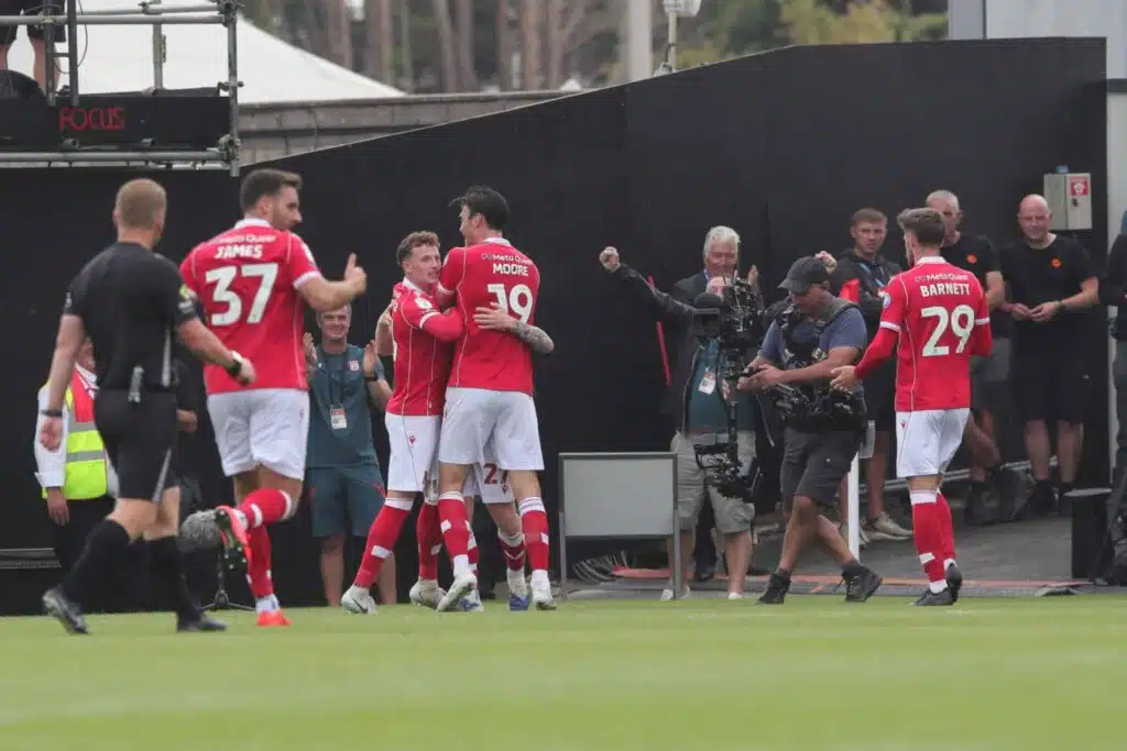 Entinen United-pelaaja Wrexhamissa – kohu käynnisti salaliittoteoriat