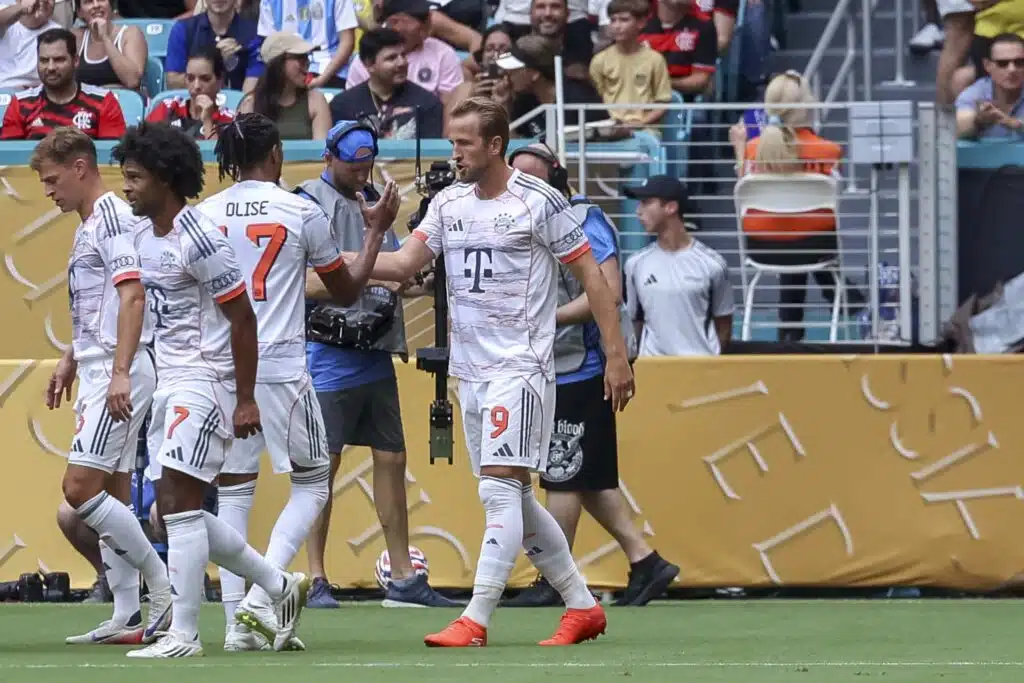 Bayernille ikäviä uutisia huippupelin alla