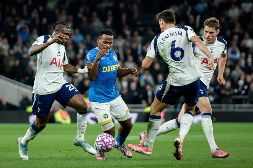 Hyökkääjän tilanne huolestuttaa – Tottenham matkaa sarjayllättän vieraaksi