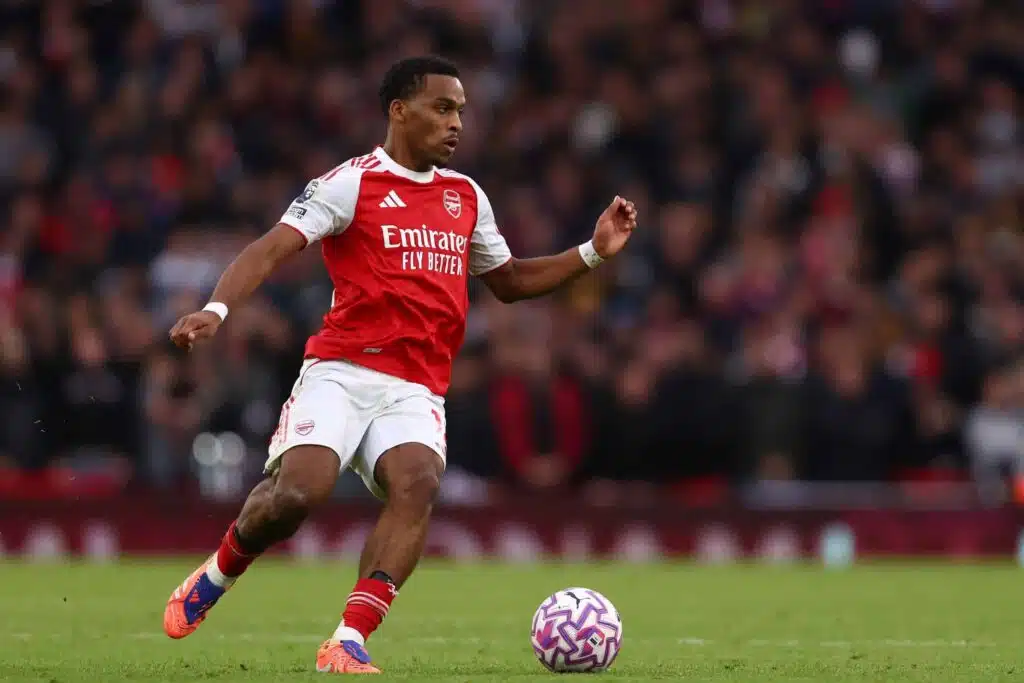 Valioliigan paras laitapuolustaja? – tylyä kuittailua Liverpoolille