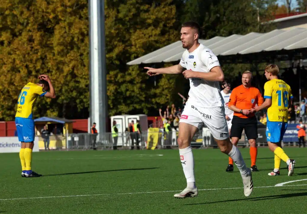 KuPSin juhlat päättyivät kuin seinään – suorat sanat tähtipelaajalta