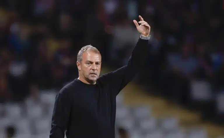 Barcelonan superlupaus ei voinut odottaa – tämä päätös sai Hansi Flickin raivon valtaan