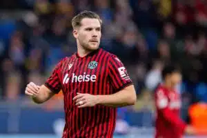 Suomalaishyökkääjälle aukesi jättipaikka – Saksassa tapahtuu nyt isoja asioita