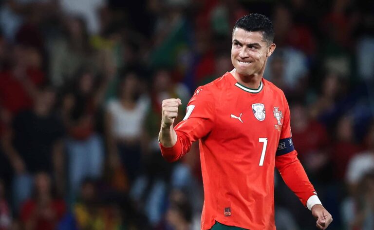 Cristiano Ronaldo nimesi Valioliigan isoimman mestarisuosikin – selvä viesti Unitedille