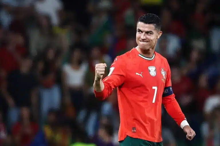 Cristiano Ronaldo nimesi Valioliigan isoimman mestarisuosikin – selvä viesti Unitedille