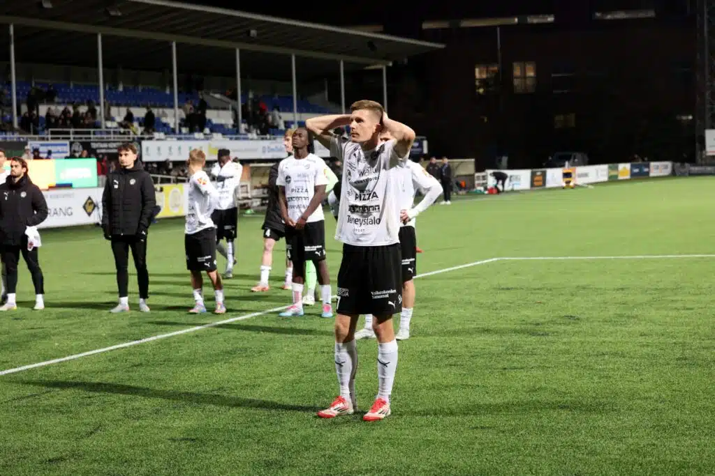 Suomalaisseuran stadionilla palaa – raju näky tapahtumapaikalla