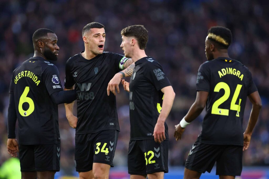 Valioliiga-sensaatio päätösten edessä – hiekka valuu tiimalasissa