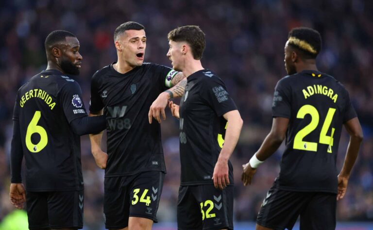 Valioliiga-sensaatio päätösten edessä – hiekka valuu tiimalasissa