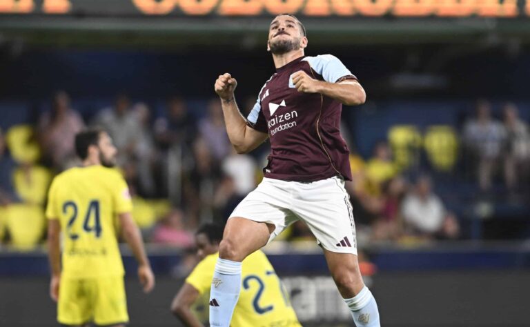 Reaktio: Aston Villa jyrää – ”Jonatan Johansson osui naulan kantaan”