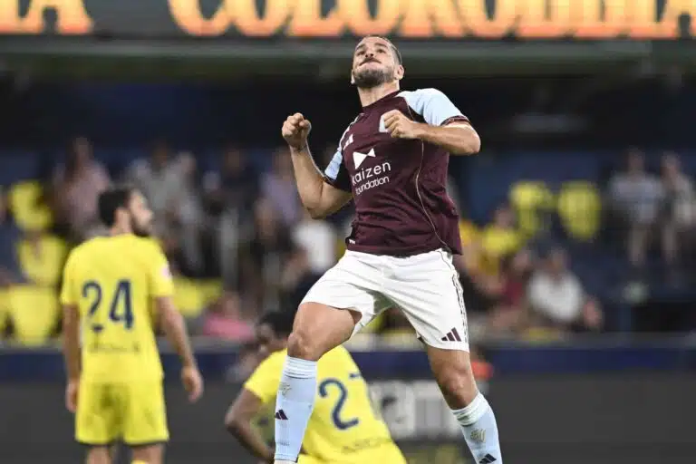 Reaktio: Aston Villa jyrää – ”Jonatan Johansson osui naulan kantaan”