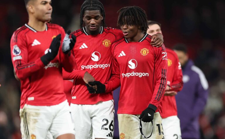 Manchester Unitedin puolustus elää – nuori nimi nousi yllättäen esiin