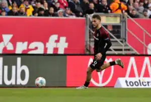 Huuhkaja-lupaus harhaili – silti joukkueensa selkäranka