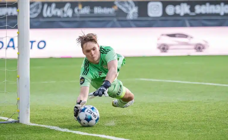 Onko tässä seuraava Huuhkajien ykkönen? Veikkausliiga-sensaatio rauhoittelee puheita