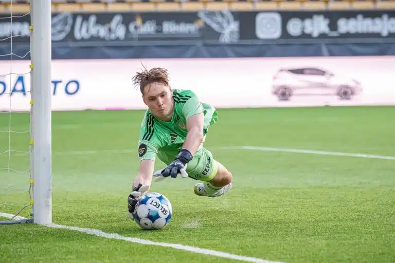 Onko tässä seuraava Huuhkajien ykkönen? Veikkausliiga-sensaatio rauhoittelee puheita